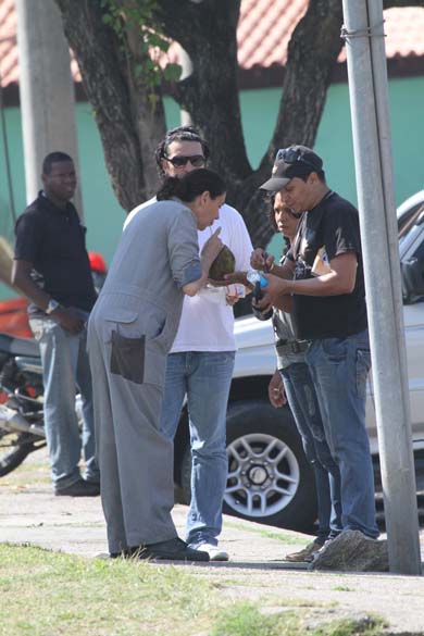Lilia Cabral durante gravação da novela Fina Estampa, na Barra da Tijuca, Rio de Janeiro