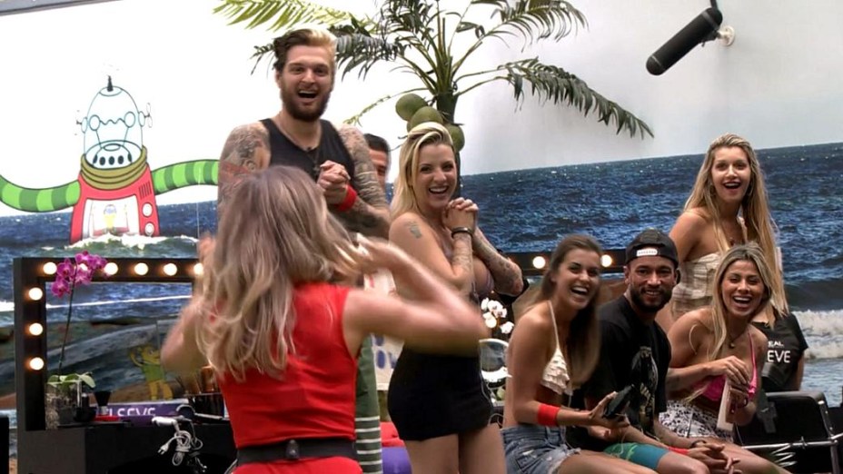 Grazi Massafera visita o BBB14