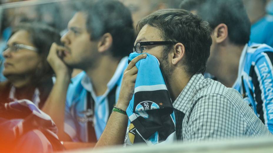 Torcida do Grêmio durante partida contra o Fluminense na Arena em Porto Alegre