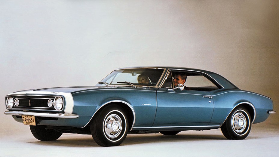 Chevrolet Camaro: o modelo 1967, motor V8, 4,9 litros e 302 cavalos é considerado o mais clássico. Pode custar 70.000 dólares.