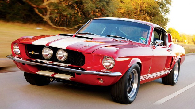 Ford Shelby Mustang: o modelo GT 500 era o mais potente da sua geração. Tinha motor V8, 7.0 litros e 428 cavalos de potência. Avaliado em 140.000 dólares.