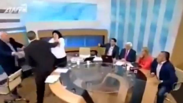 Grécia: debate era exibido ao vivo quando agressão começou