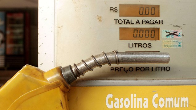 A paralisação dos caminhoneiros autônomos já provoca reflexos nos postos de combustíveis, em São Paulo