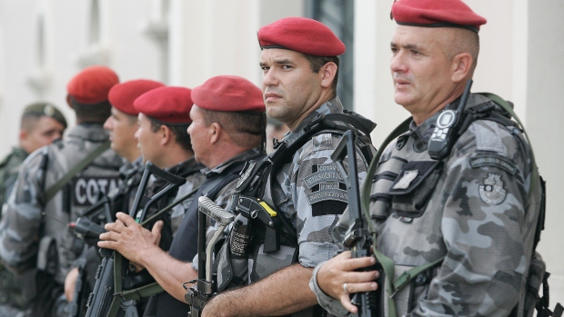 Soldados do Exército e da Força Nacional foram acionados para suprir o efetivo de policiais militares, que estão em greve