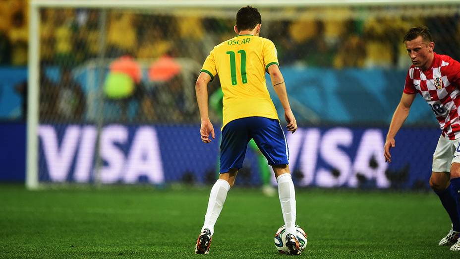 Oscar em lance do jogo contra a Croácia no Itaquerão, em São Paulo