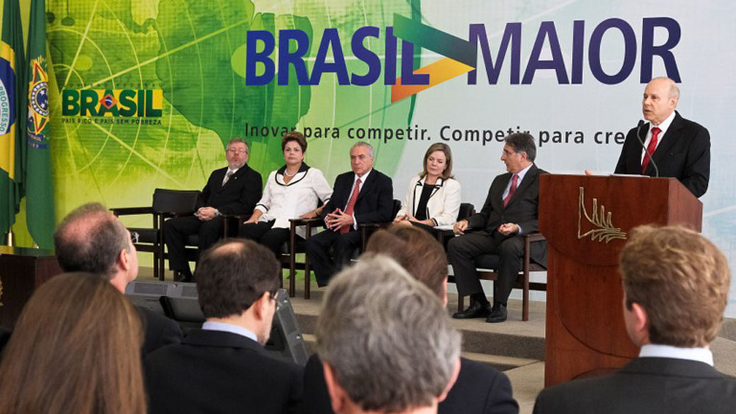Dilma Rousseff e ministros apresentam novo pacote de medidas para estimular a indústria