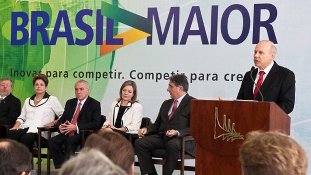 Guido Mantega apresenta o programa "Brasil Maior" em Brasília