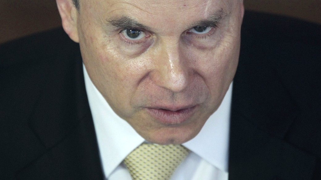 O ministro Guido Mantega: "Vou continuar remando"