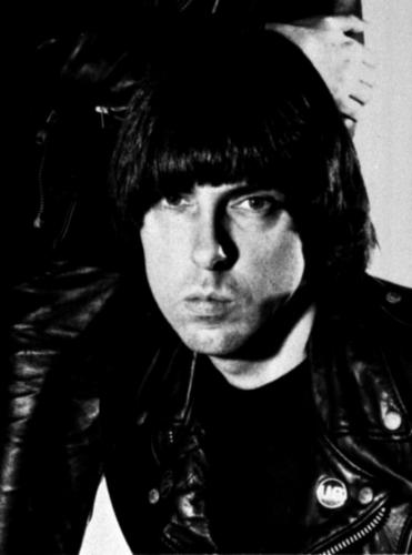 Johnny Ramone foi guitarrista da banda de punk rock Ramones. Em 2004, morreu depois de lutar por cinco anos contra um câncer de próstata. (AP) Música: My Sharona