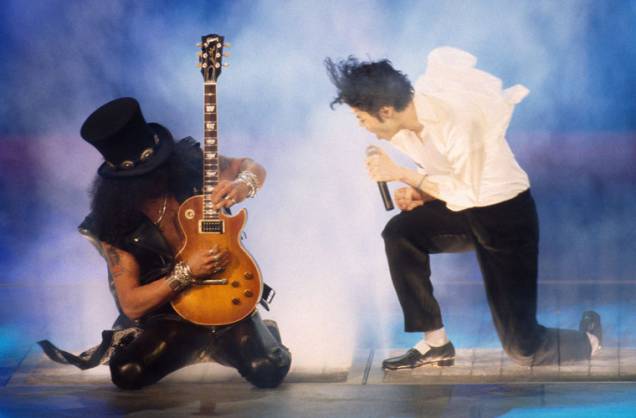 Slash e Michael Jackson no Video Music Awards em 1995.