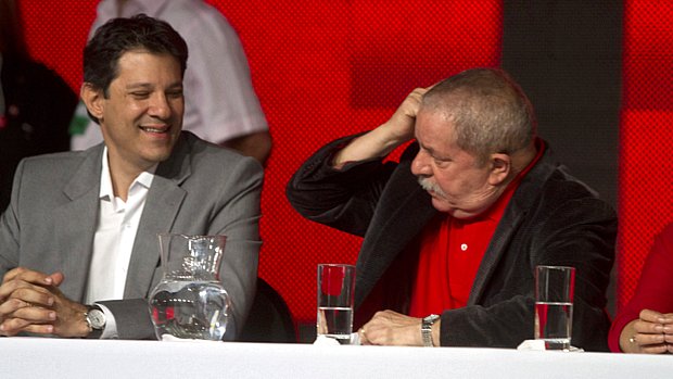 Fernando Haddad e Lula no encontro municipal do PT, no Expo Center Norte, em São Paulo
