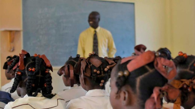 Estudantes durante aula em escola de Porto Princípe, Haiti, em 09 de janeiro de 2012