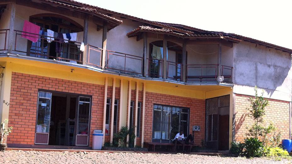 Abrigo mantido pelo frigorífico Aurora em Águas de Chapecó (SC) para abrigar 55 funcionários haitianos