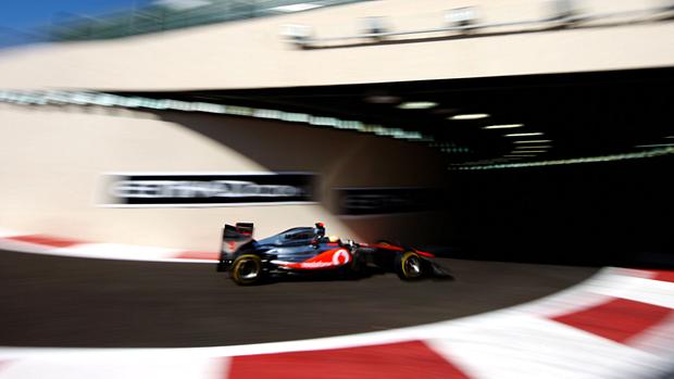 Lewis Hamilton foi o mais rápido nos treinos para o GP de Abu Dhabi; Massa fez o quarto melhor tempo