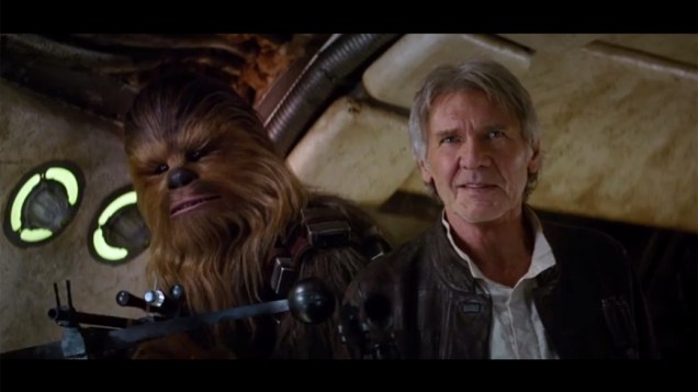 Han Solo (Harrison Ford) e Chewbacca (Peter Mayhew) no segundo teaser do episódio VII, divulgado durante o Star Wars Celebration