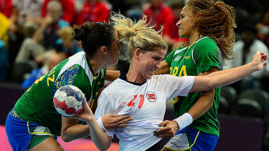 A seleção feminina de handebol do Brasil foi derrotada pela Noruega nas quartas de final dos Jogos Olímpicos, em 07/08/2012