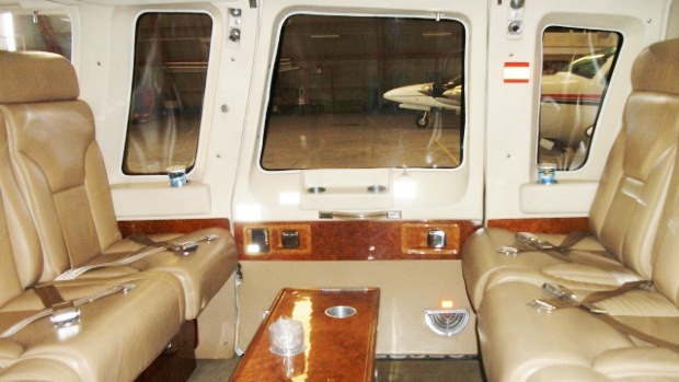 Interior do helicóptero Sikorsky modelo S-76 vendido pelo governo Geraldo Alckmin por 1,8 milhão de reais
