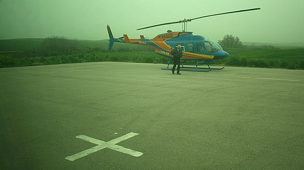 Helicóptero alugado pelo Israel Project chega a Sderot, na fronteira com Gaza