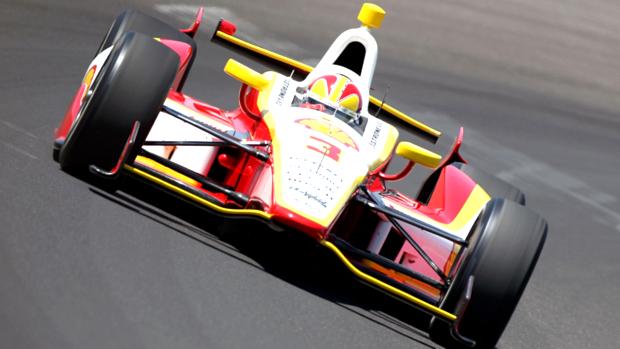 Helio Castroneves tentará a quarta vitória em Indianápolis