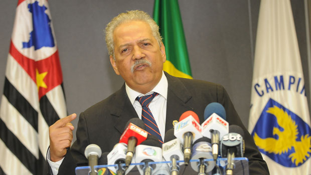 O prefeito de Campinas, Hélio de Oliveira Santos, o Dr. Hélio: ameaça de impeachment