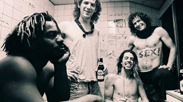 Cervejas depois do show do grupo Scream, na Holanda, primavera de 1988