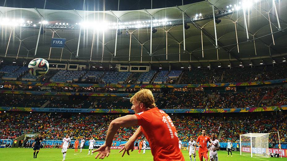 O jogador Kuyt durante o jogo entre Holanda e Costa Rica, em Salvador