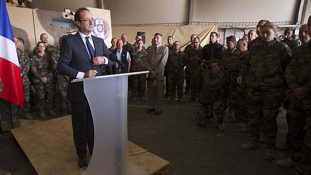 François Hollande, presidente francês, discursa no Afeganistão