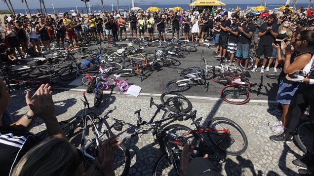 Homenagem ao ciclista Pedro Nicolay, que morreu após ser atropelado por um ônibus