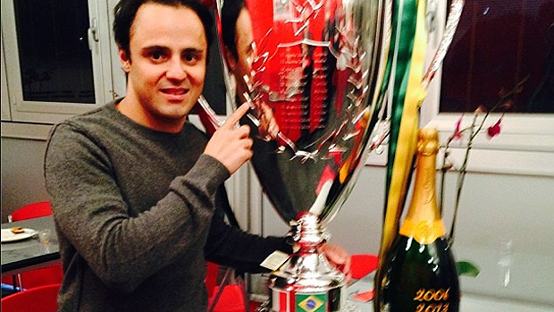 A Ferrari homenageou Felipe Massa pelas oito temporadas em que defendeu a escuderia