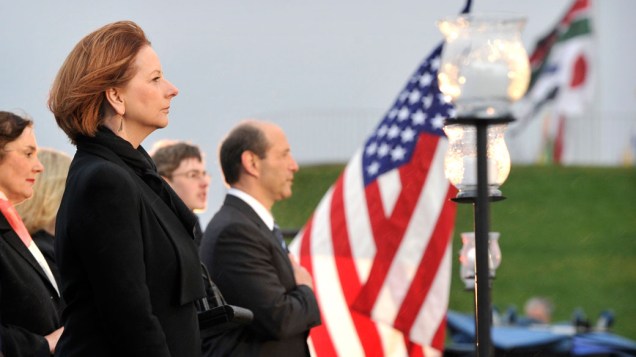 Primeiro ministro da Austrália Julia Gilard e o embaixador americano Jeffery Bleich prestam homenagem as vítimas do 11 de Setembro, na Austrália