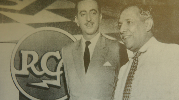 Homero Silva e Francisco Assis Chateaubriand, na cerimônia de estréia da primeira transmissão da televisão brasileira, pela TV Tupi