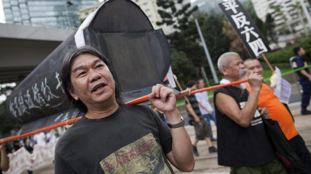 Leung Kwok-hung, deputado em Hong Kong, participa das manifestações