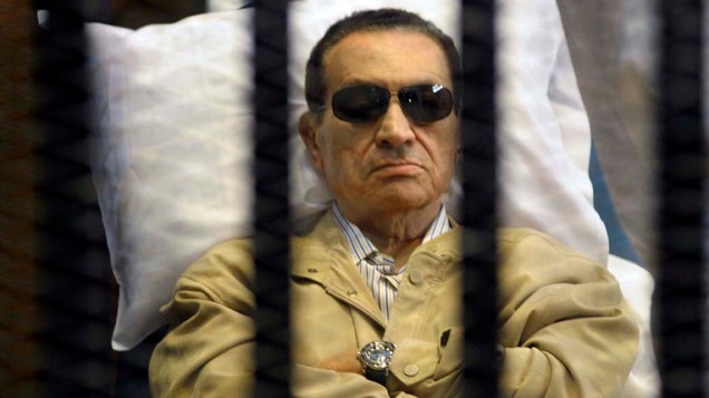 Hosni Mubarak preso em uma delegacia no Cairo, Egito