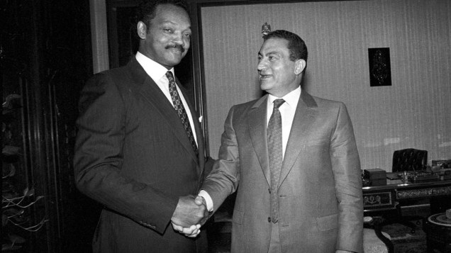 Hosni Mubarak com o reverendo americano Jesse Jackson em 1989