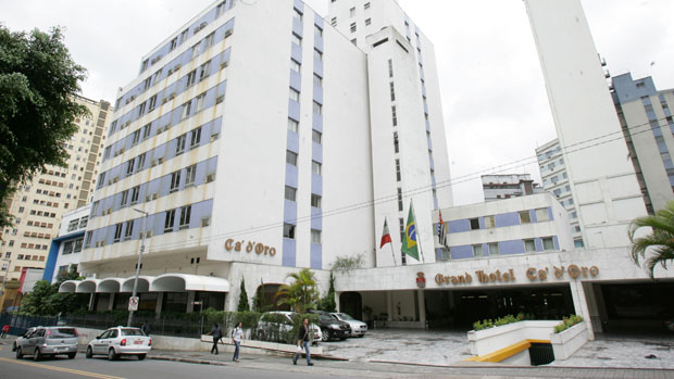 Fachada do Hotel Ca'D'Oro em dezembro de 2009, às vésperas do fechamento: demolição autorizada