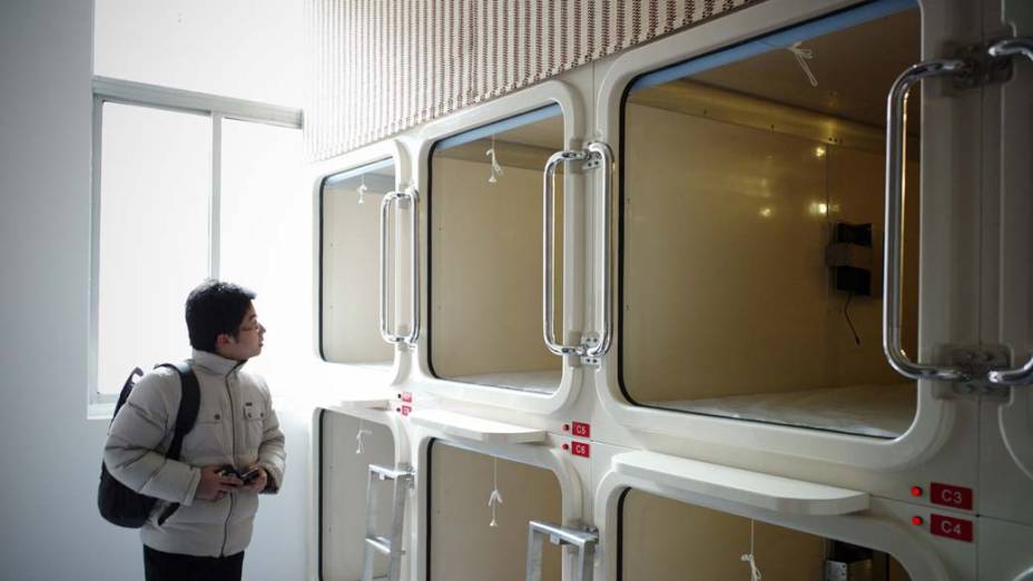 Na China, cabines do primeiro hotel de cápsulas em Shangai