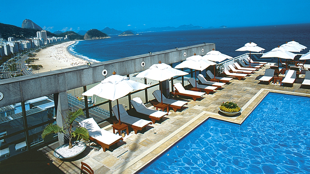 Vista da piscina do Hotel Pestana no Rio de Janeiro