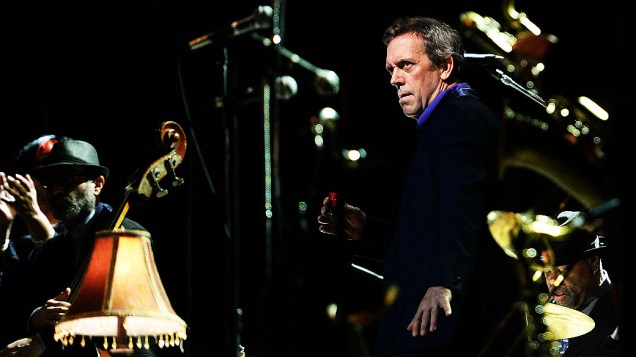 O protagonista da série "House", Hugh Laurie, cantou e tocou piano em apresentação no Citibank Hall, neste sábado (29)