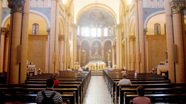 Missa da manhã desta sexta-feira na Igreja de Nossa Senhora da Paz, em Ipanema, zona sul do Rio: catolicismo encolheu no Brasil Missa da manhã desta sexta-feira na Igreja de Nossa Senhora da Paz, em Ipanema, zona sul do Rio: catolicismo encolheu no Brasil