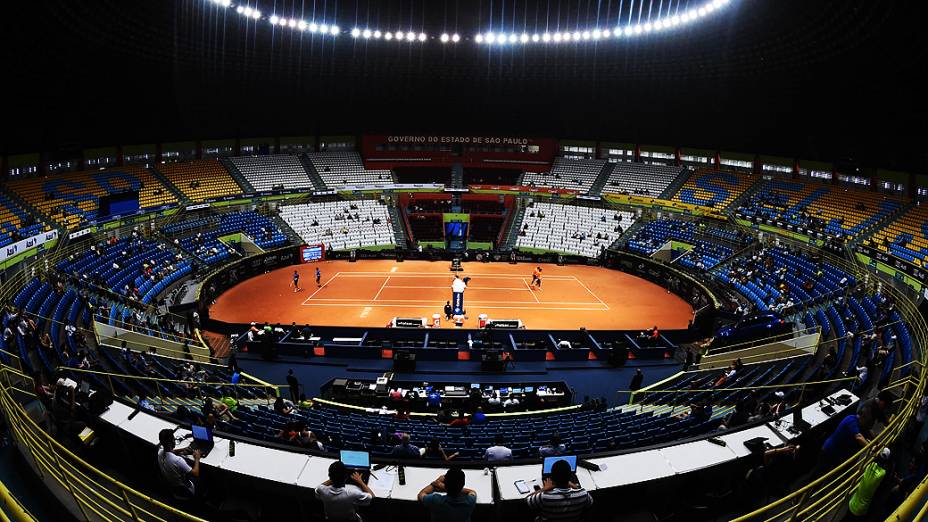 Torcida durante o Brasil Open 2015 de Tênis, no Ginásio do Ibirapuera, na zona sul de São Paulo, nesta quarta-feira (11)