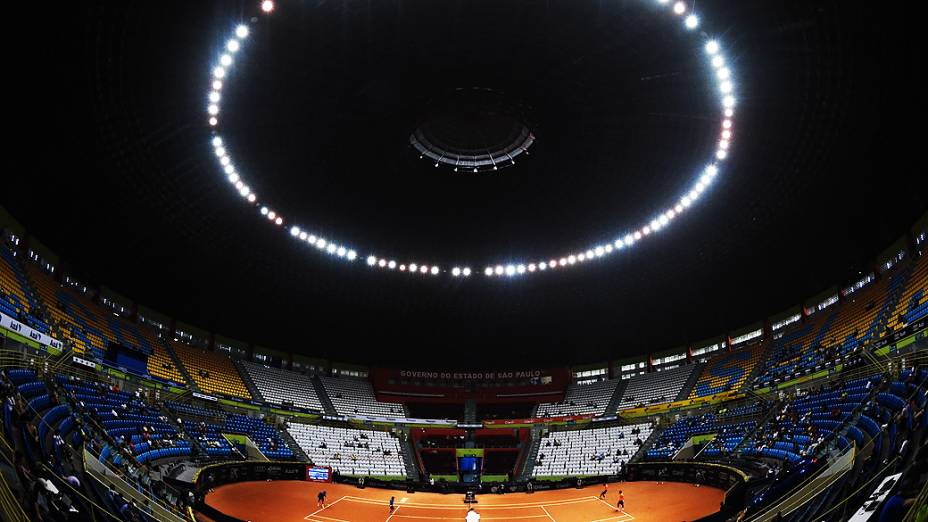 Torcida durante o Brasil Open 2015 de Tênis, no Ginásio do Ibirapuera, na zona sul de São Paulo, nesta quarta-feira (11)