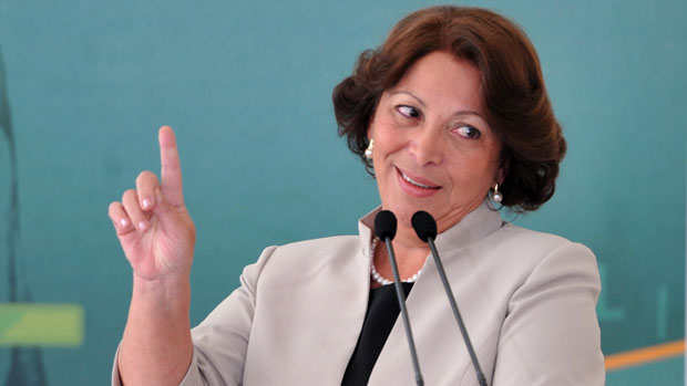A nova ministra das Relações Institucionais, Ideli Salvatti, durante o discurso de posse