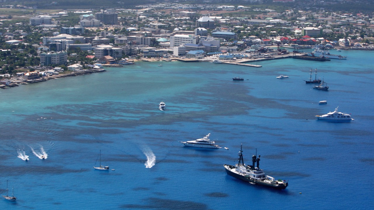lhas Cayman quer acabar com sua reputação de local para atividades financeiras clandestinas