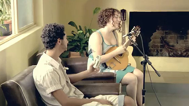 Imagem do clipe 'Oração', da Banda Mais Bonita da Cidade (620)