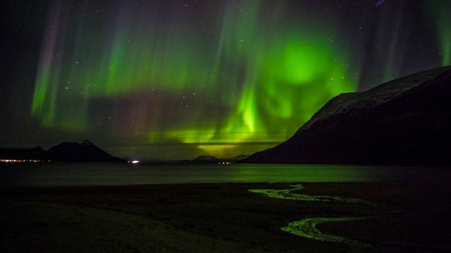 Aurora boreal é vista em Tromso, no norte da Noruega