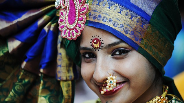 Menina durante as celebrações do Gudi Padwa, ano novo, na Índia