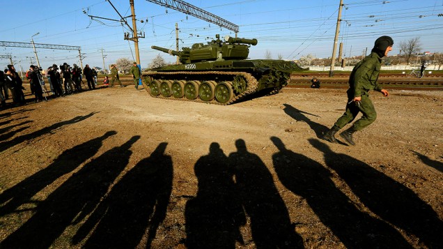 Artilharia russa chega à região de Gvardeiskoye, oeste da Criméia