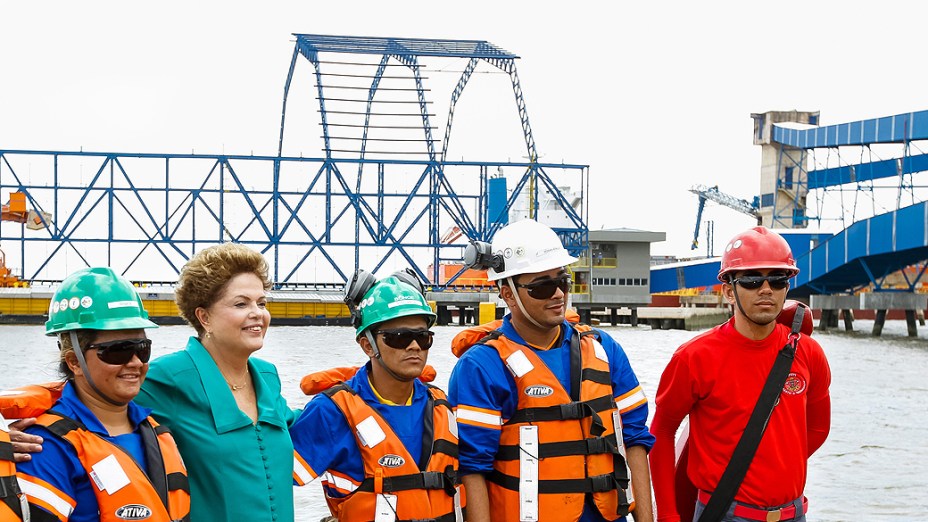 A presidente Dilma Rousseff durante cerimônia de inauguração do Complexo Portuário Miritituba-Barcarena ( PA)