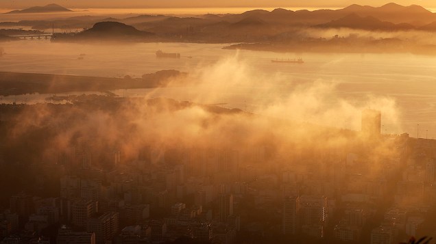 Vista do bairro do Flamengo, durante o amanhecer no Rio de Janeiro