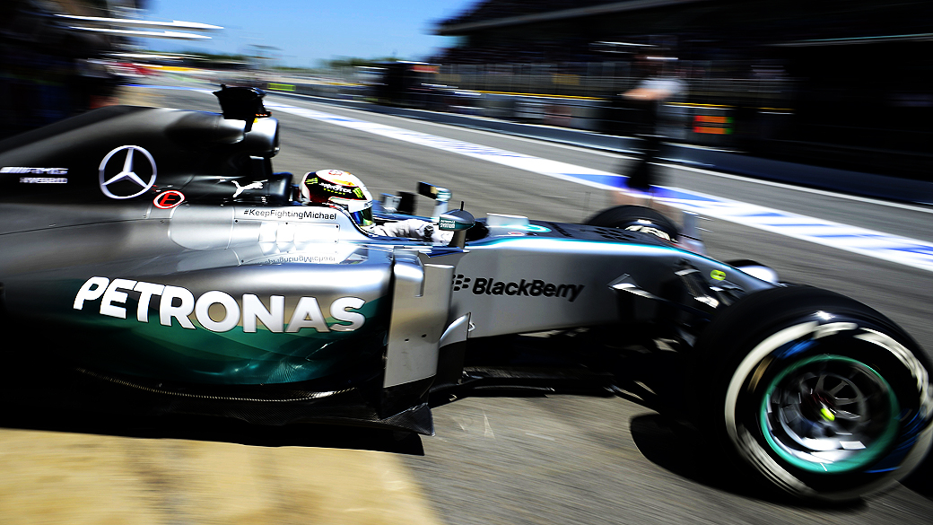 Lewis Hamilton, da Mercedes: mais uma vez, o mais rápido na Espanha